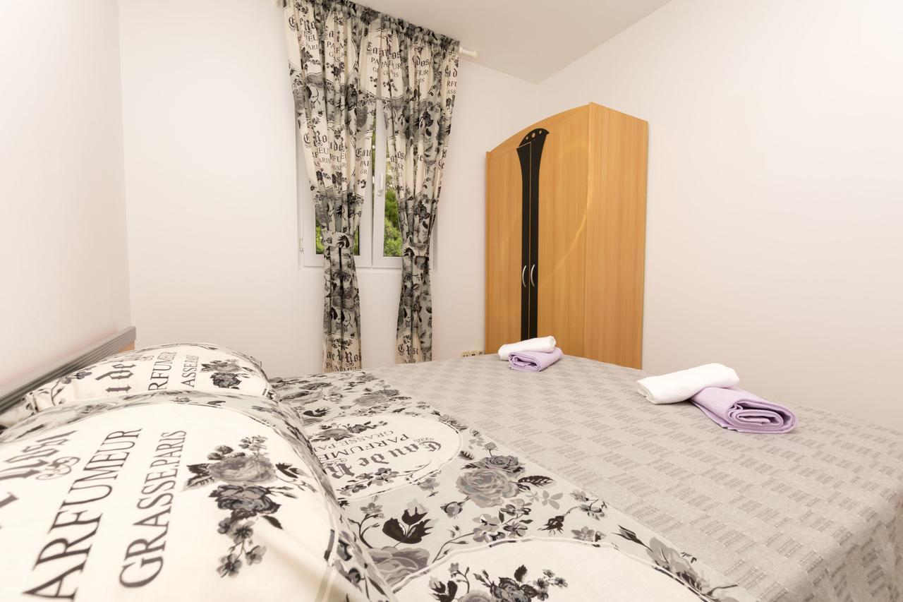 Apartment Petea Omiš Dış mekan fotoğraf